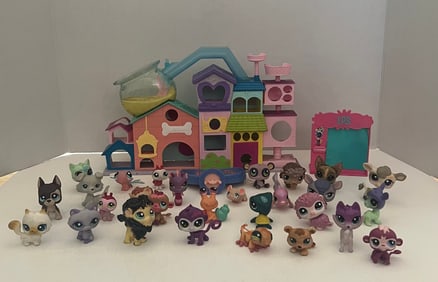 LPS Littlest Pet Shop Toys with a House