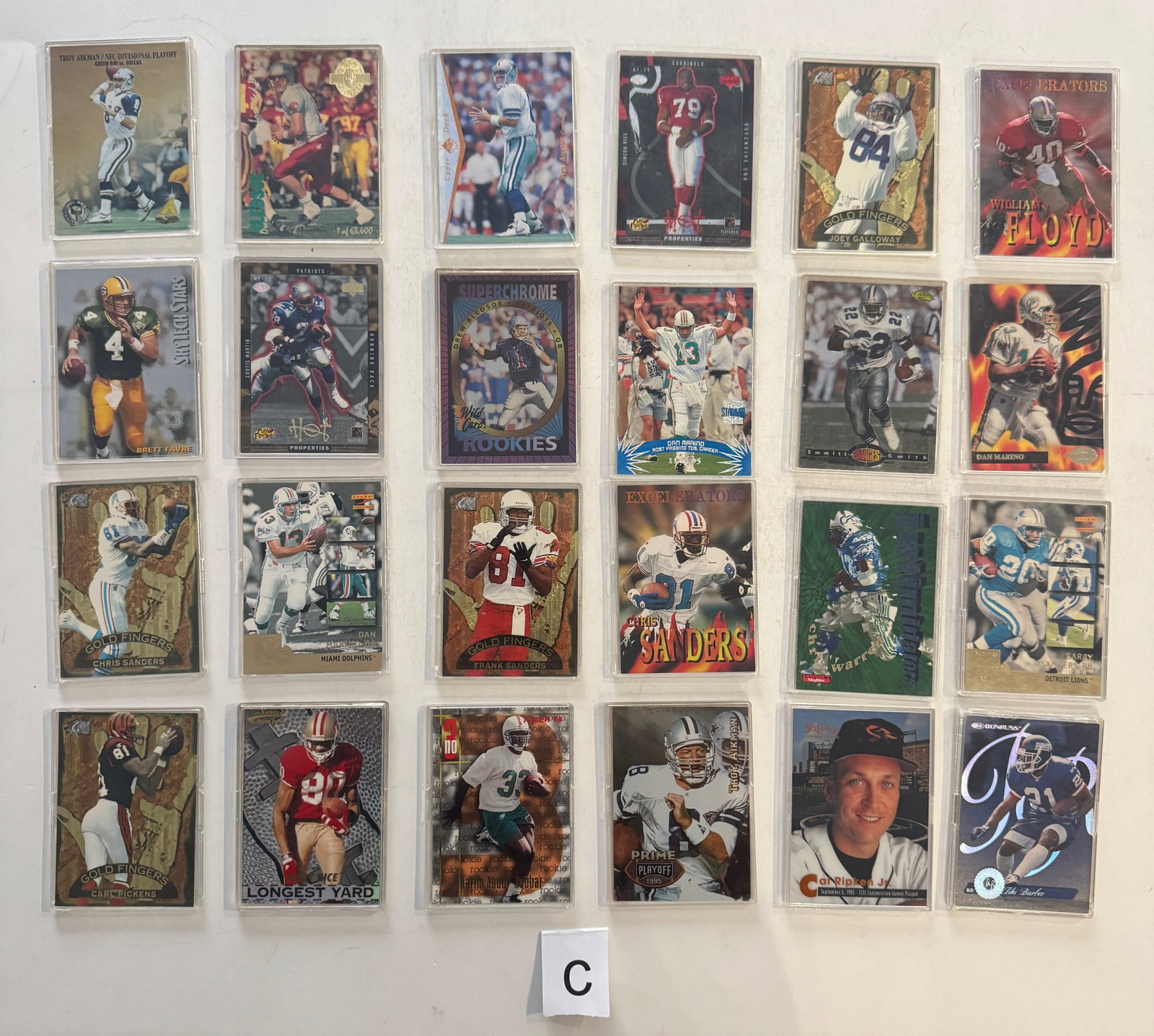 Football Cards In Plastic Sleevs: Football Cards In Plastic Sleeves