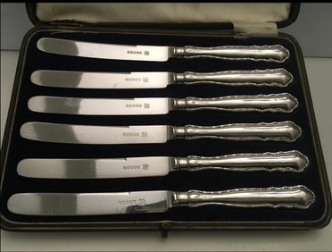 Edwardian cased silver Handled Set of Tea Knives