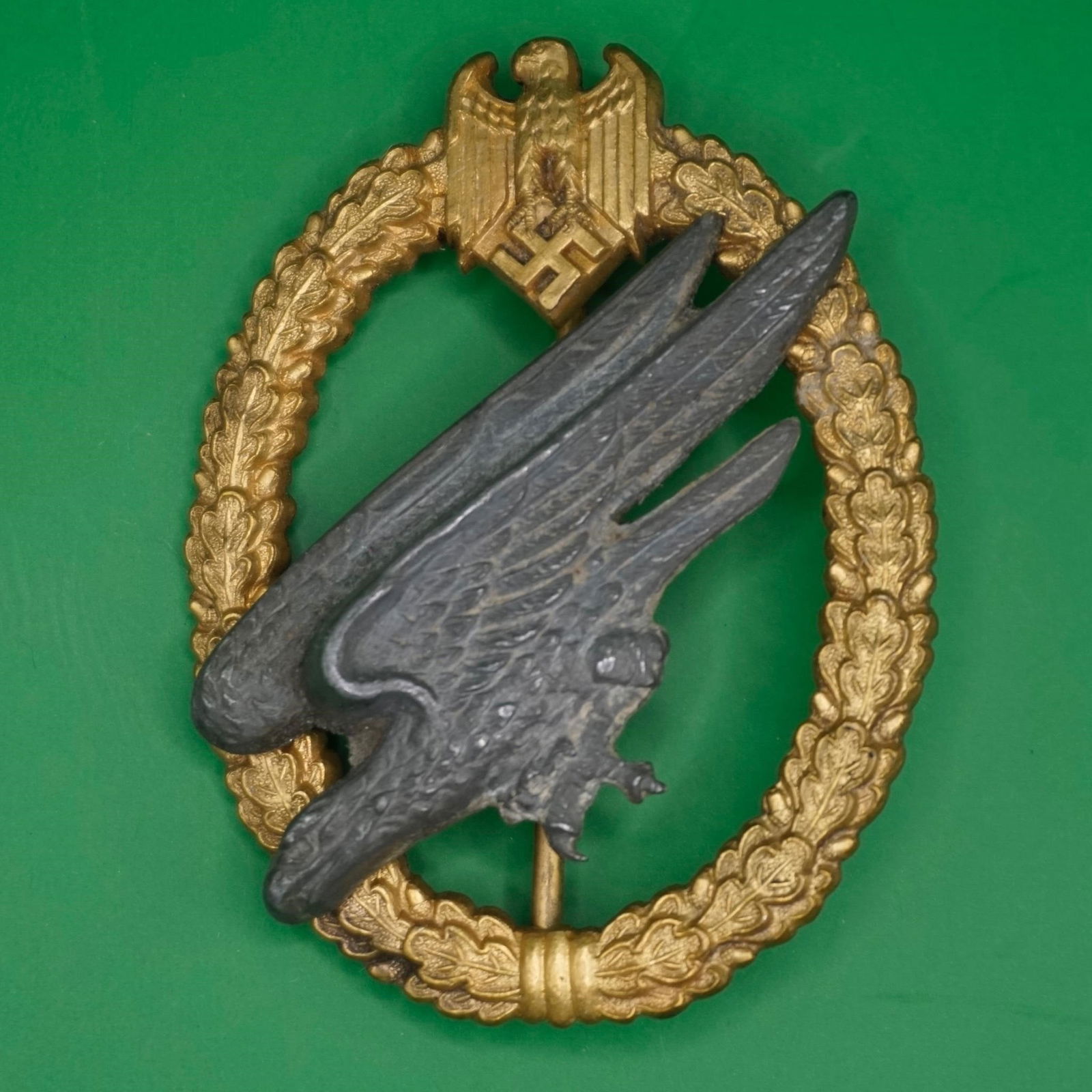 Army Paratrooper Badge - C.E. Juncker, Berlin (1 of 2)