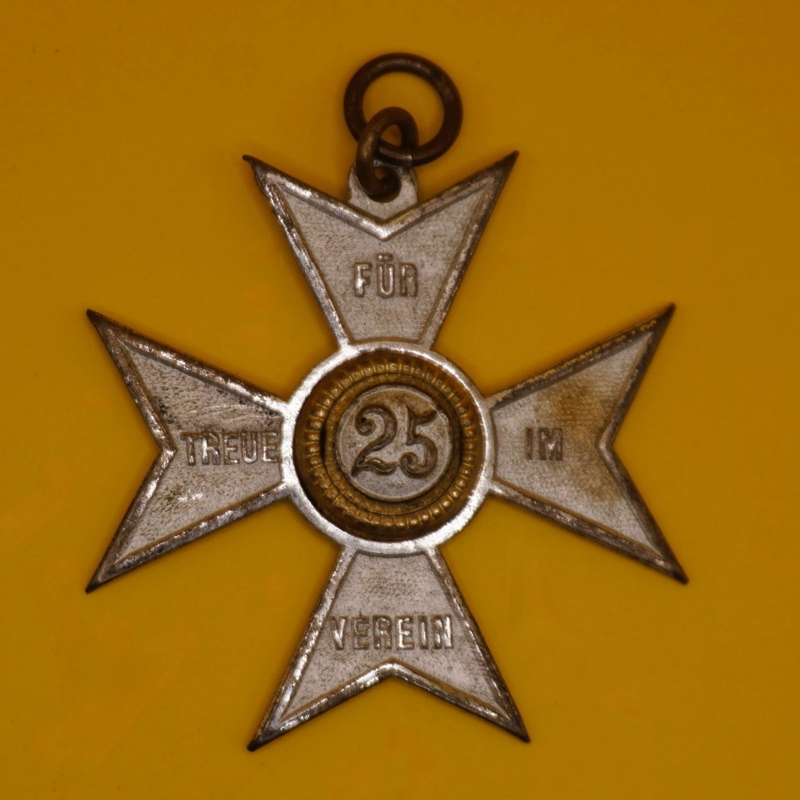 German Veterans Association 25 Year Cross: Original 1920s German Veterans Association 25-Year Service Cross, period construction, good condition, authentic veteran award.