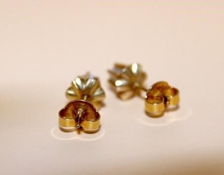 18K 0.6ct Diamond Stud Earrings - 4