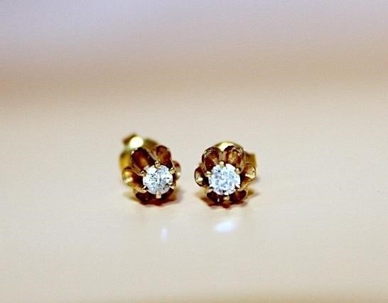 18K 0.6ct Diamond Stud Earrings - 5