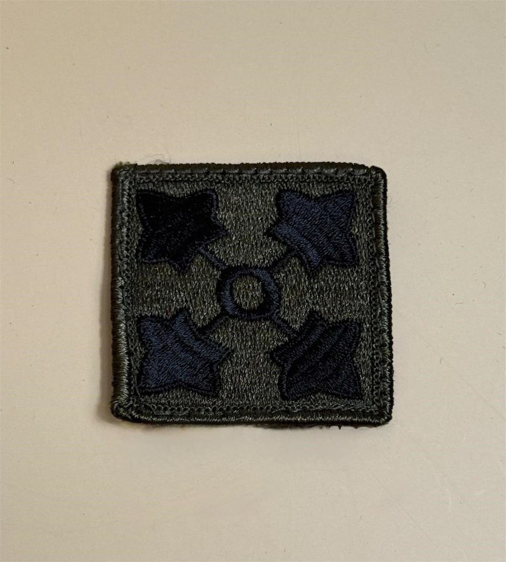 US Army Patch: Subdued shoulder sleeve insignia (patch) for the U.S. Army's 4th Infantry Division. Dimensions: 2in x 2in