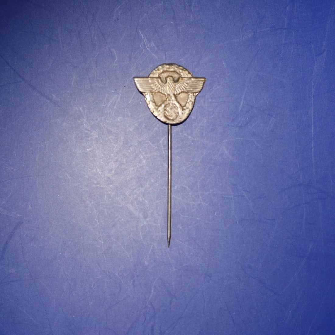 WWII THE GERMAN POLIZEI POLICE BADGE: WWII THE GERMAN POLIZEI POLICE BADGE