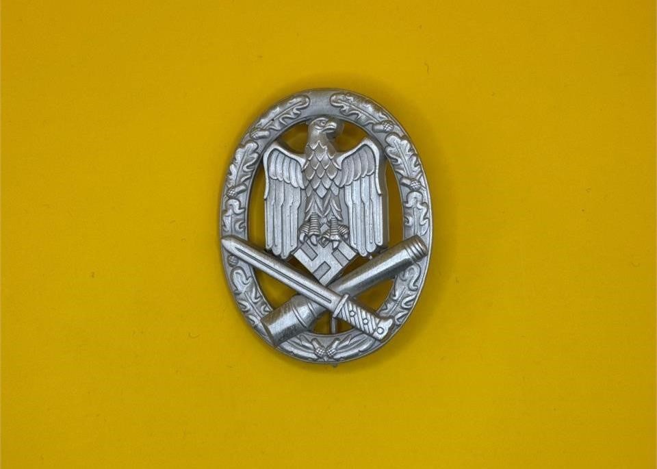 Heer General Assault Badge - Hollow Back: Instituted on 1 January 1940 by General von Brauchitsch, the General Assault Badge recognized German soldiers who participated in infantry attacks but were not part of infantry units, complementing