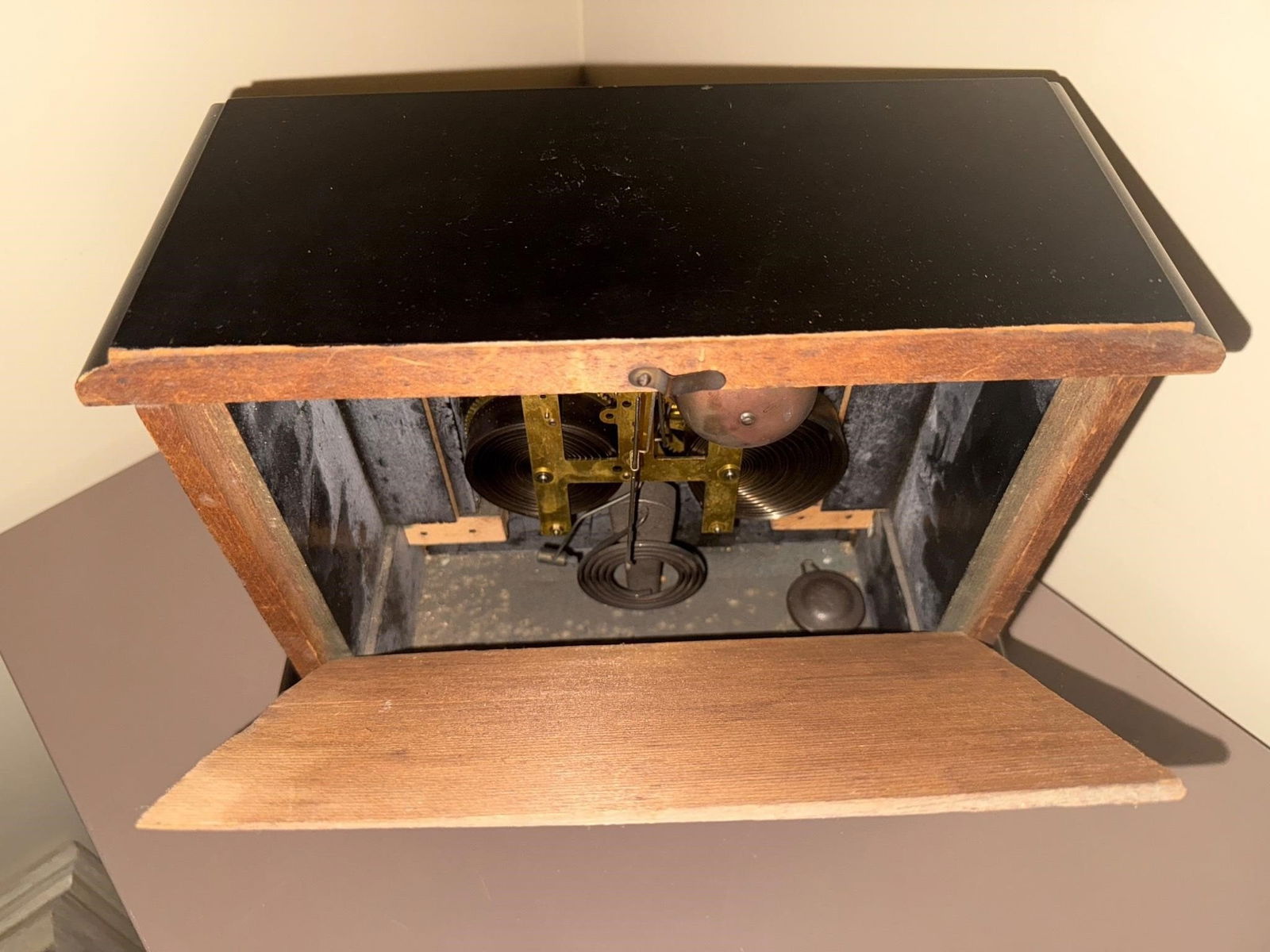 Vintage Mantel Clock - 4