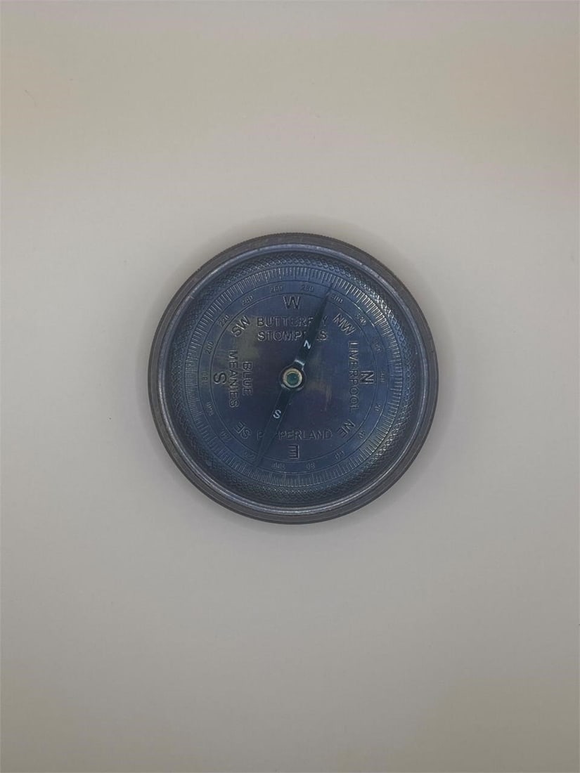 Kelvin & Hughes London 1917 Compass: Antique Compass 1917.size: 3in