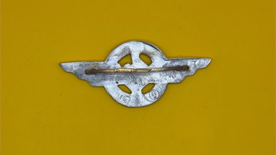 DLV Visor Cap Enamel Insignia - 2