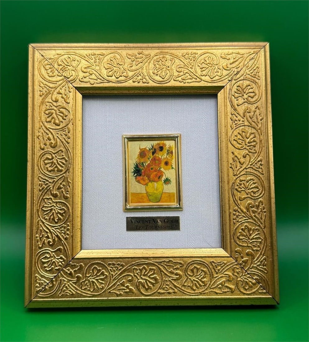Miniature Artwork Vincent Van Gogh's "Sunflowers": Miniature artwork.Vincent Van Gogh's famous "Sunflowers"Art chromolithography realized with hand press and printed on gold leaf.Made in ItalyCertificate of authenticity included in the