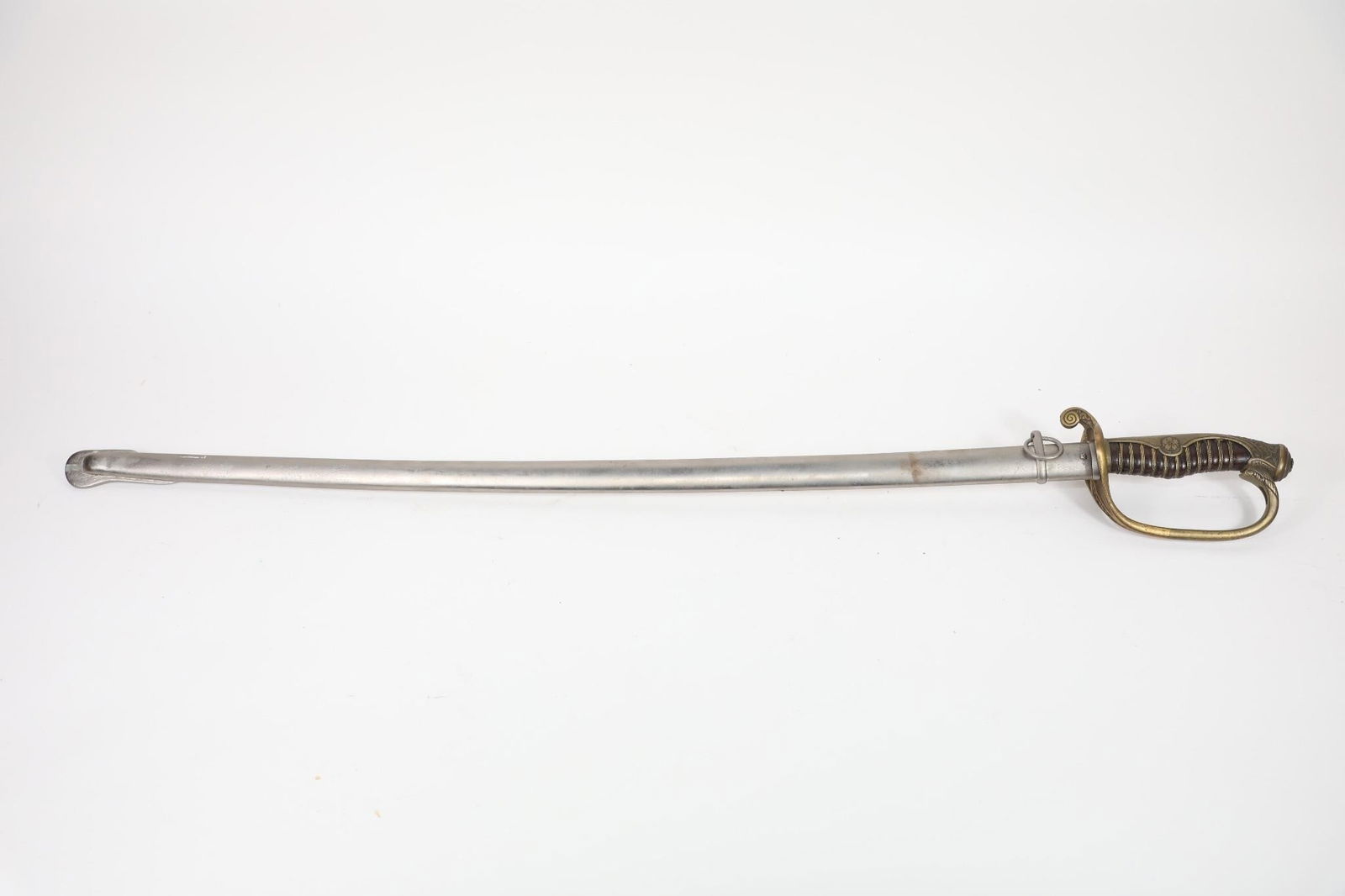 WWII JAPANESE OFFICER'S TYPE 19 KYU-GUNTO SABER (1 of 14)