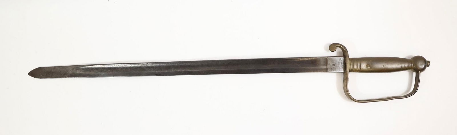 WR KIRSCHBAUM SOLINGEN: WR KIRSCHBAUM SOLINGEN 1883 Antique military sword of excellent casting quality with a beautiful bronze hilt. Blade with hallmark. Length 76 cm.