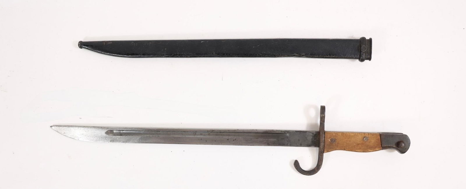 Japanese Type 30 Bayonet with Metal Scabbard: Japanese Type 30 Bayonet W/ Scabbard
