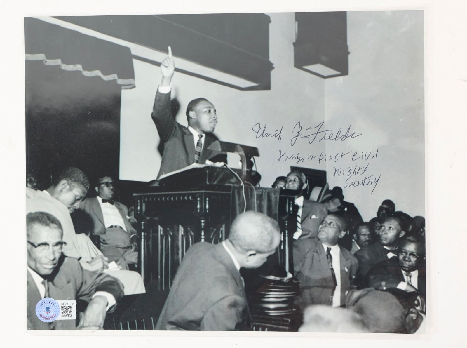 Uriah J. Fields Civil Rights Signed Photo: Martin Luther King - Uriah Fields (Civil Rights Pioneer) - Signed in person w/ Beckett COA - 2024Uriah J. Fields hand signed 25.5 x 20 cm photo.Expertise by Beckett with its unique QRcode number