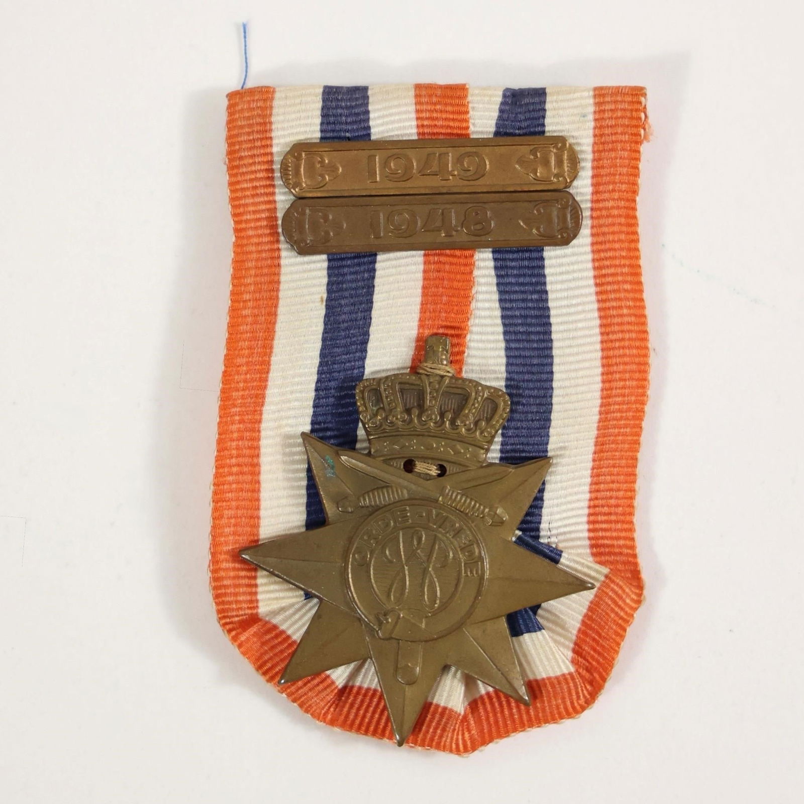 Dutch KNIL "Ereteken Orde & Vrede" Medal: Netherlands - Medal - Dutch KNIL Medal ''Ereteken Orde & Vrede'' - with two combat clasps - great patina - IndonesiaVery nice and honest 'Ereteken Orde and Vrede' medal as awarded to KNIL soldiers