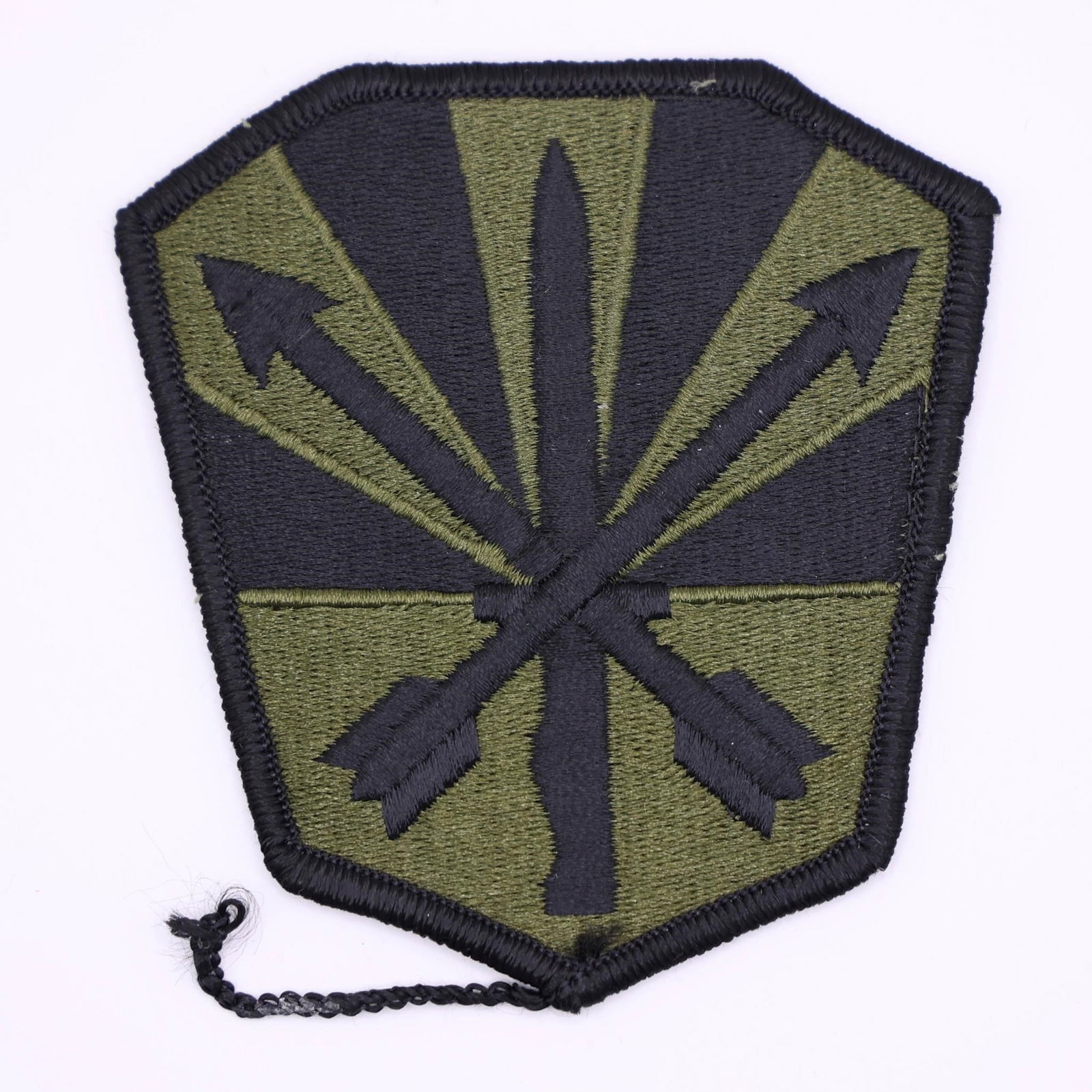 Arizona National Guard shoulder patch: Arizona National Guard shoulder sleeve insignia, or patch, for the Army's Operational Camouflage Pattern (OCP) uniform. The patch design incorporates elements of the Arizona state flag. The crossed