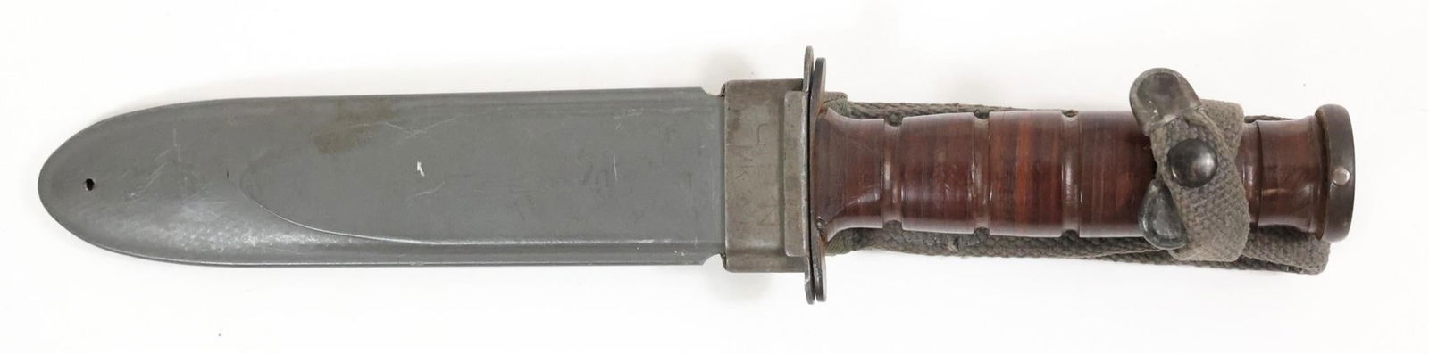 US Navy MK2 Fighting Knife - Robeson Cutlery Co.: Original US Navy MK2 fighting knife by Robeson Cutlery Co., excellent mint condition blade with minor discoloration, flawless handle, R.C.C. and USN MK2 stamped hand guard, scabbard also stamped USN