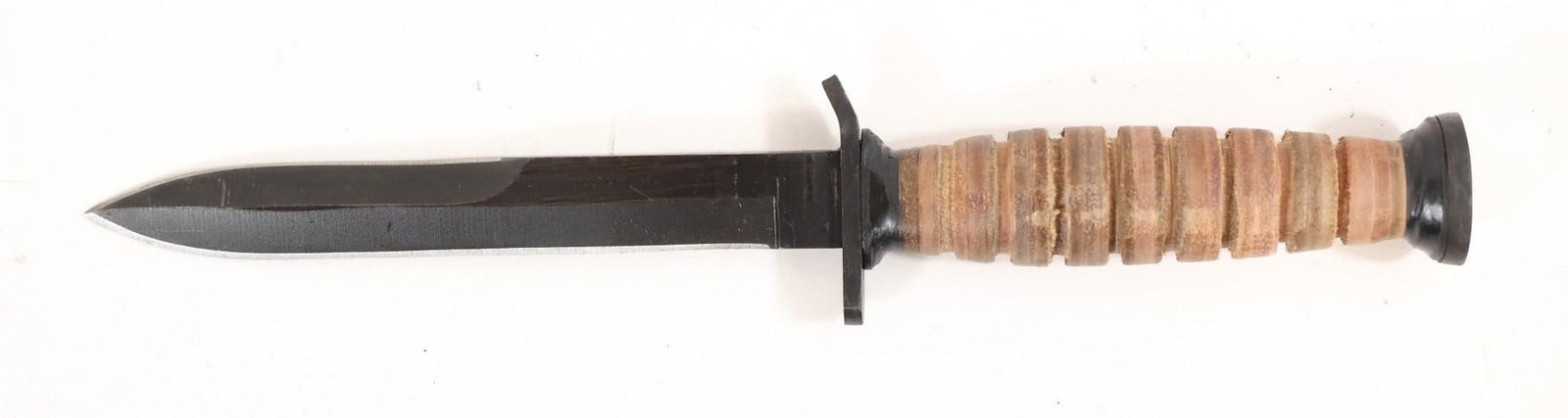 Rite Edge 12" Wwii M3 Trench Knife: This Rite Edge 12" Wwii M3 Trench Knife (sz211133) Features A 12-inch Combat-style Blade Built For Durability And Reliable Performance. Its Stacked Leather Handle Provides A Secure Grip, While The