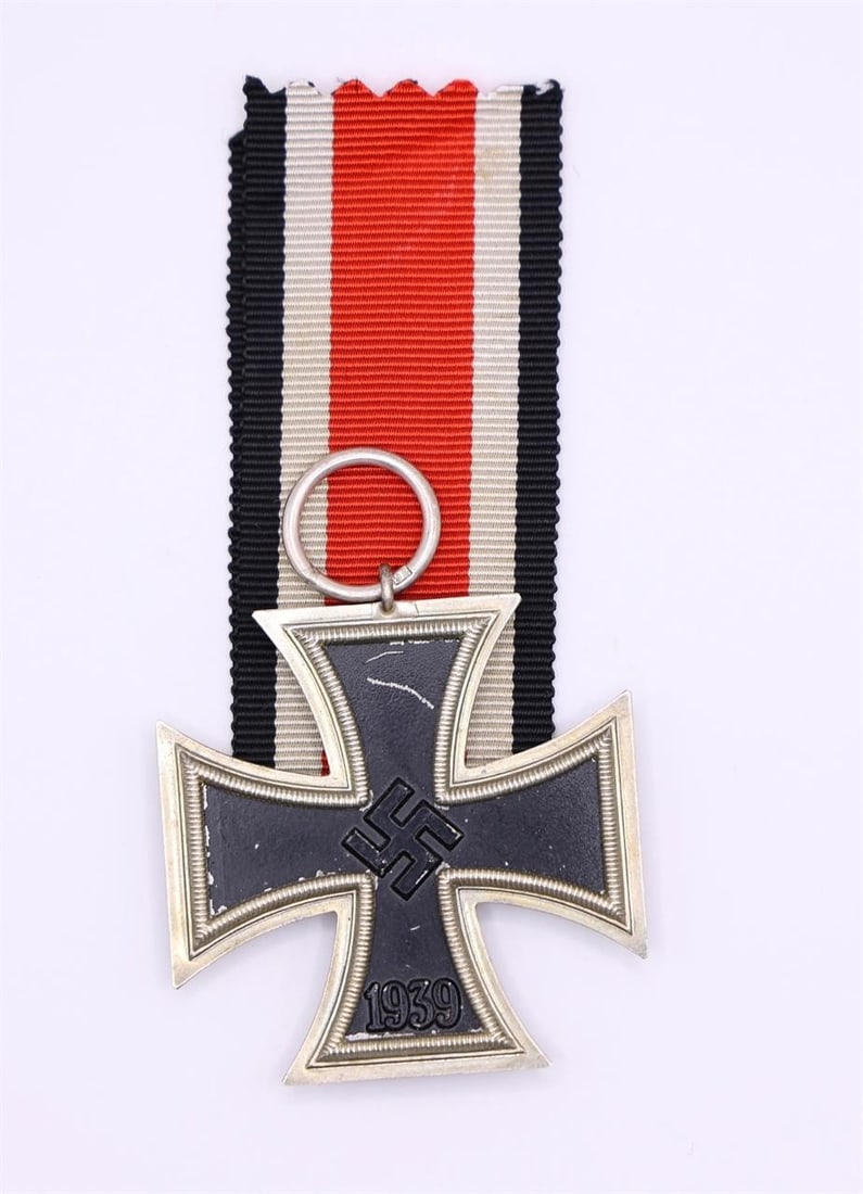 WWII German Iron Cross Medal: Medal Dimensions: 2inWWII German Iron Cross Medal