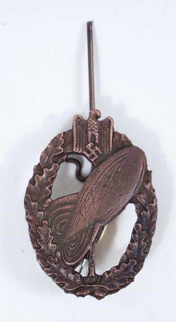 WWII German Balloon Observer Badge: This item is a German Balloon Observer Badge (Ballonbeobachterabzeichen) from the Second World War.