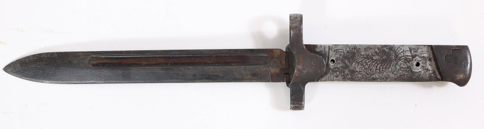 WWII Italian M1938 Mannlicher Carcano Bayonet: WWII-era Italian M1938 Mannlicher Carcano bayonet featuring a straight steel blade with fuller, steel guard with muzzle ring, and metal pommel with push-button release. Approximate measurements: 11"