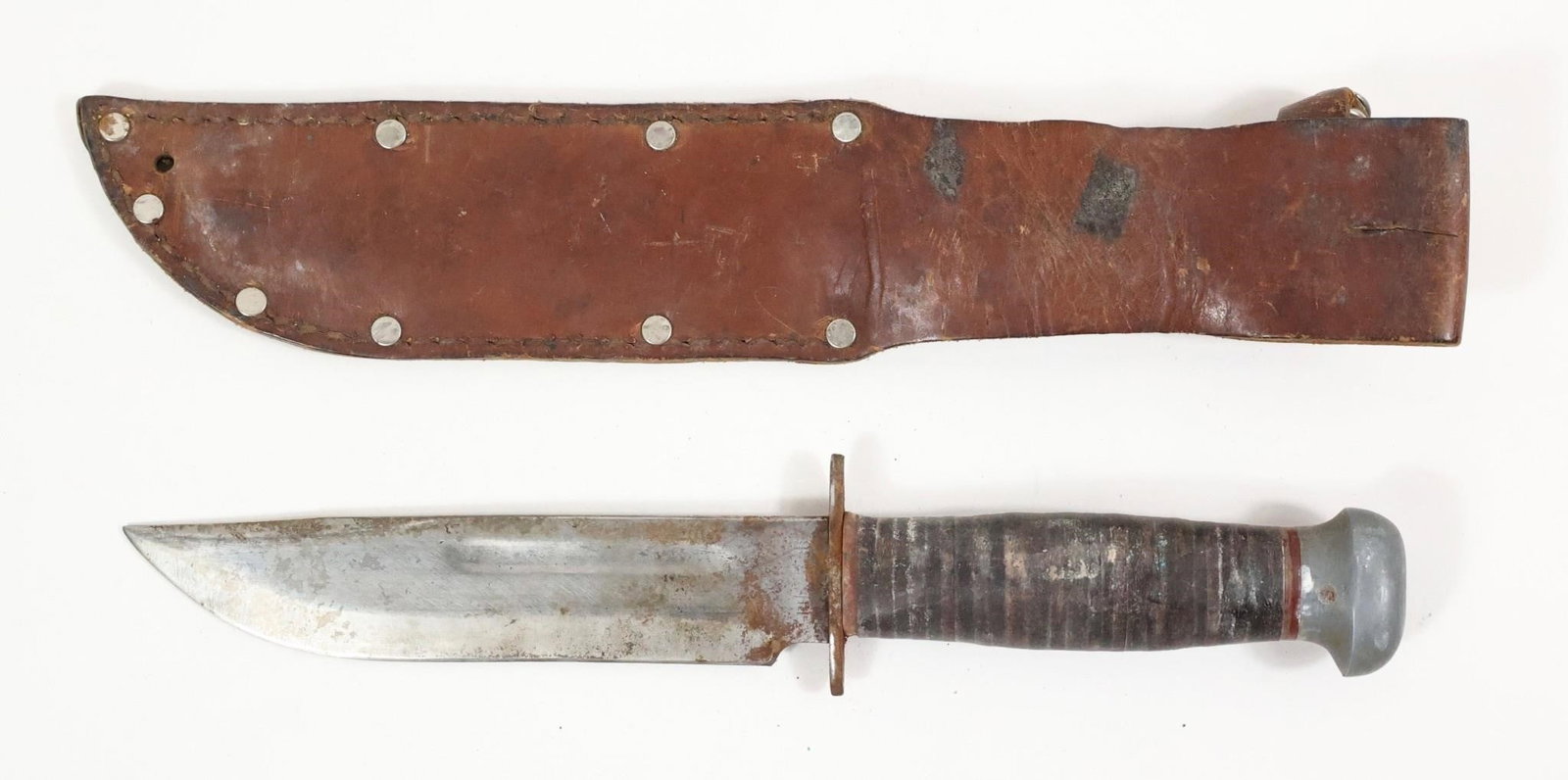 Vintage Robeson Shuredge No. 21 Hunting Knife: Vintage hunting knife by Robeson Shuredge, No. 21, measuring 11" overall with a 6" polished steel blade featuring short unstopped fullers. Blade shows light sharpening, fine freckling, and staining. A