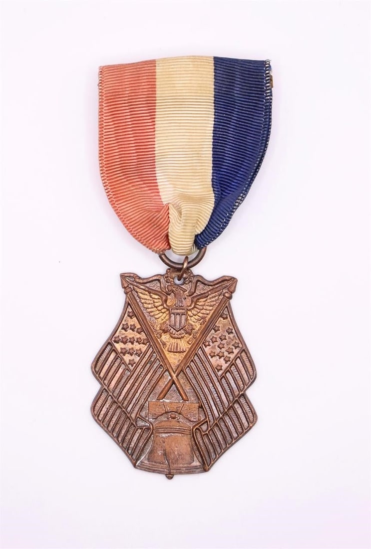 U.S. Army Soldier's Medal: Full-size U.S. Army Soldier's Medal awarded for heroism not involving conflict with an enemy. Established by an act of Congress on July 2, 1926.