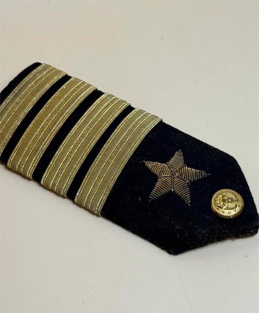 U.S. Navy Lieutenant Junior Grade shoulder patch - 4