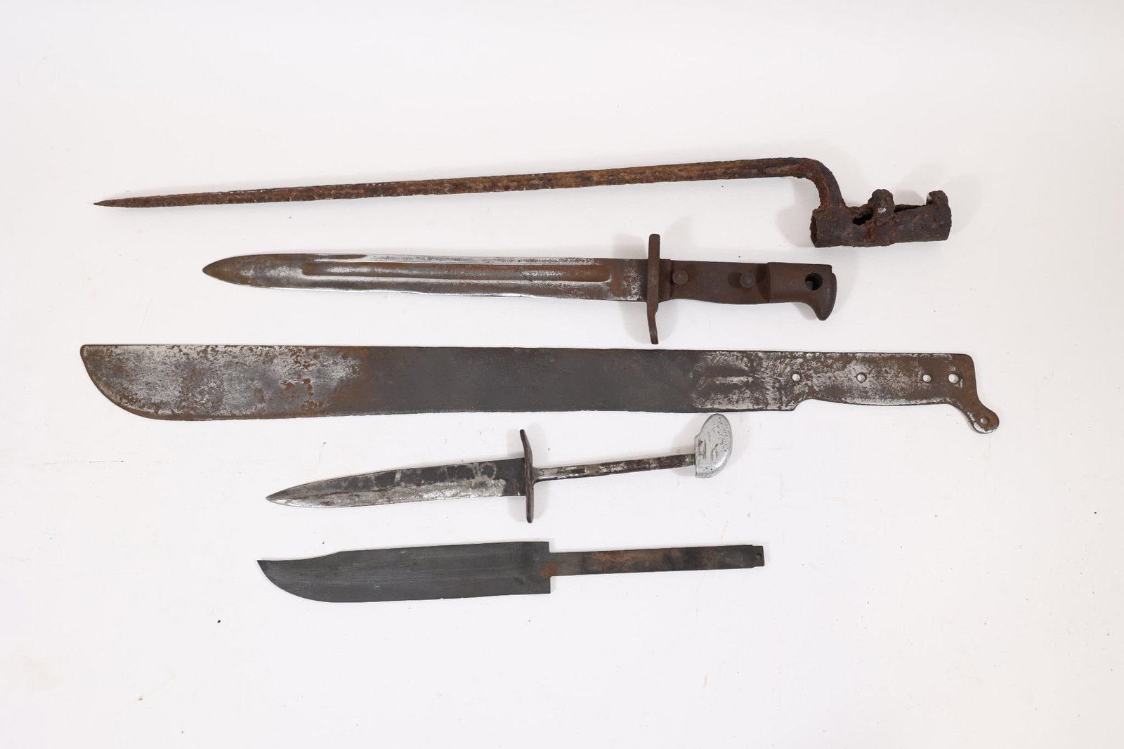 Vintage Bayonet & Knife Parts Lot (1 of 3)