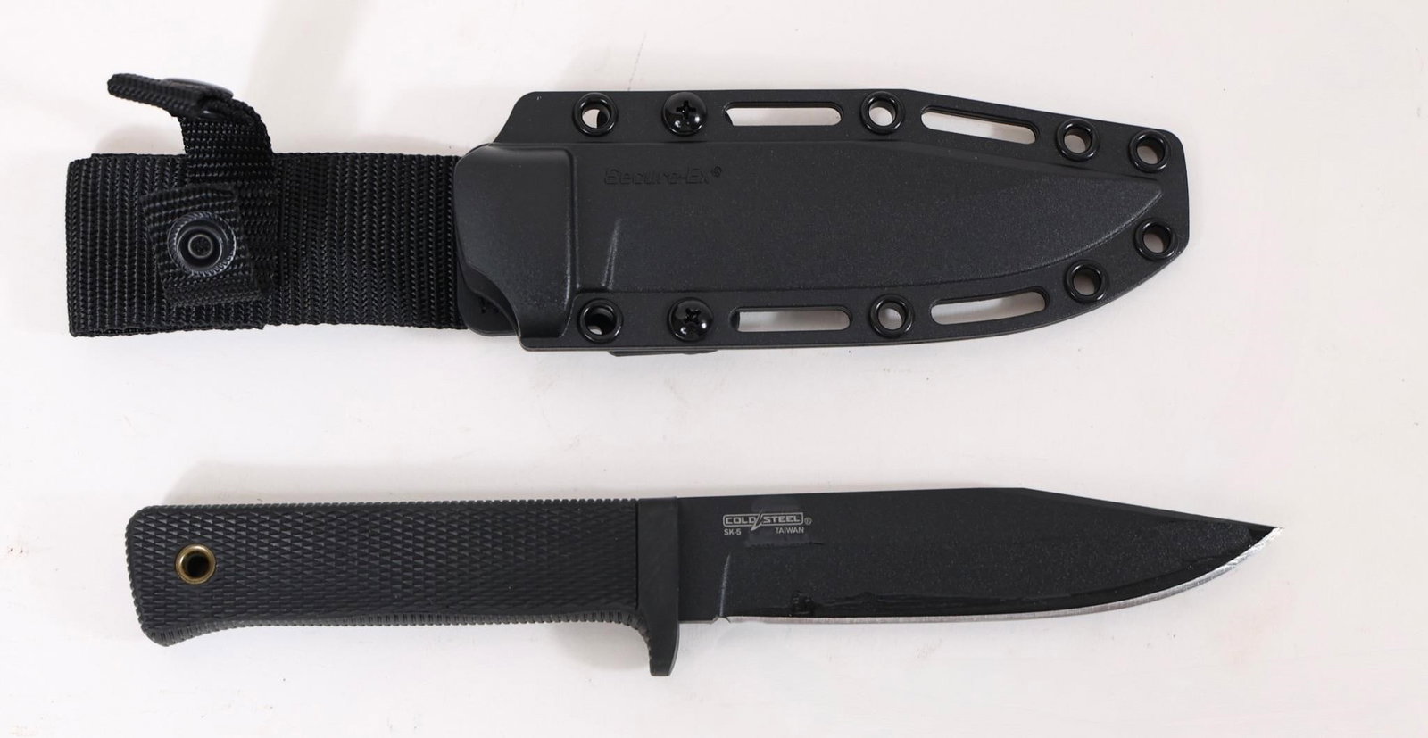 Cold Steel Srk Compact 5" Fixed Blade Knife: This Cold Steel Srk Compact Knife Delivers Rugged Durability And Extreme Performance, Designed For Survival, Rescue, And Tactical Applications. Featuring A 5-inch Sk-5 Fixed Steel Blade With A Black T