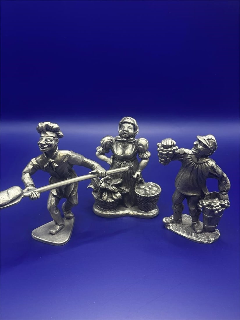 Vintage German Pewter Figures: 3 piece setVintage Pewter Sculptures.GermanApproximate height: 3in.