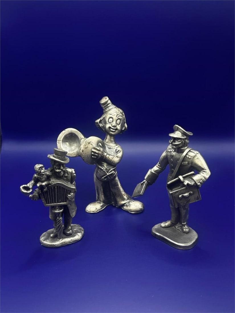 Vintage German Pewter Figures: 3 piece setVintage Pewter Sculptures.GermanApproximate height: 3in.
