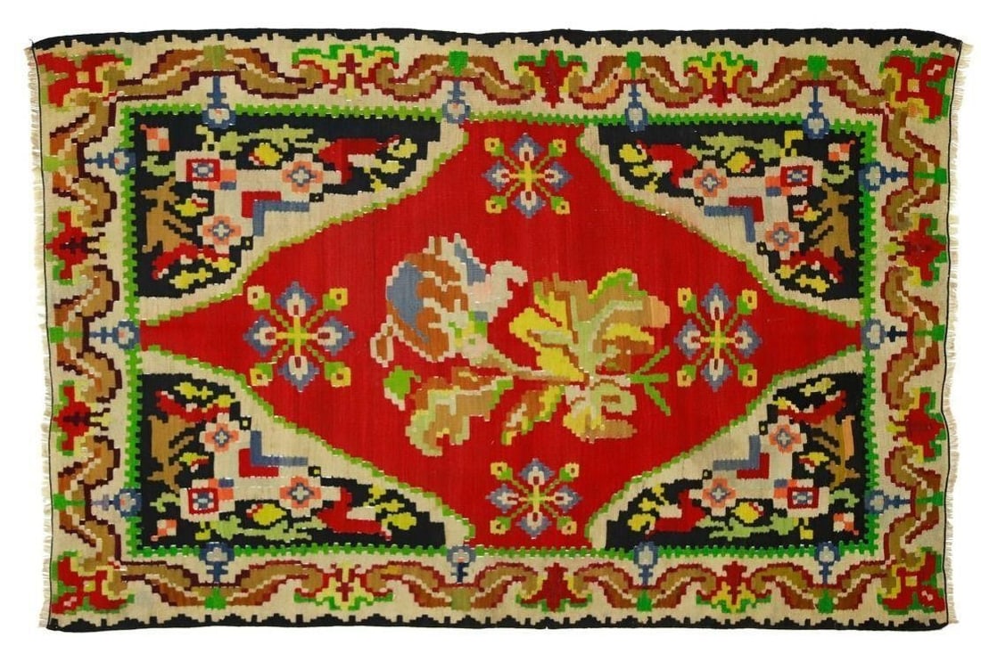 Vintage Armenian Rug: Vintage Armenian Carabagh hand knotted kelim rug.Calling as Carabagh Kelim.Hand knotted and knotted with handmade wool yarn.More then 50 years old.Size: 205 cm X 134 cmModel: CarabaghLength: 205