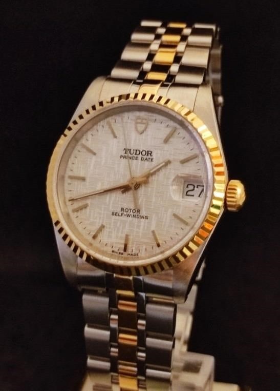 Tudor Prince Automatic Watch 32mm: Brand : TudorSerial Number : h459177Movement : Original Tudor 2824 25 Rubies Swiss Made Auto Prince Automatic MovementCase : Original Tudor / Stainless SteelDiameter : 32mm excluding the crown ( Boy