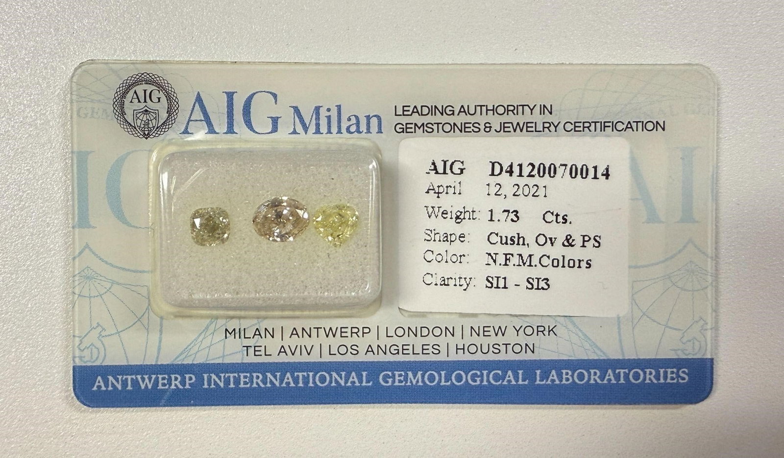 Natural Fancy Mix color diamonds- set of 3: AIG certificate: D4120070014Cut: cushion, oval, pearnumber of stones: 3100% natural diamondsWeight: 1.73ctColor: Natural Fancy Mix colors* Natural fancy light to fancy yellow / yellowish