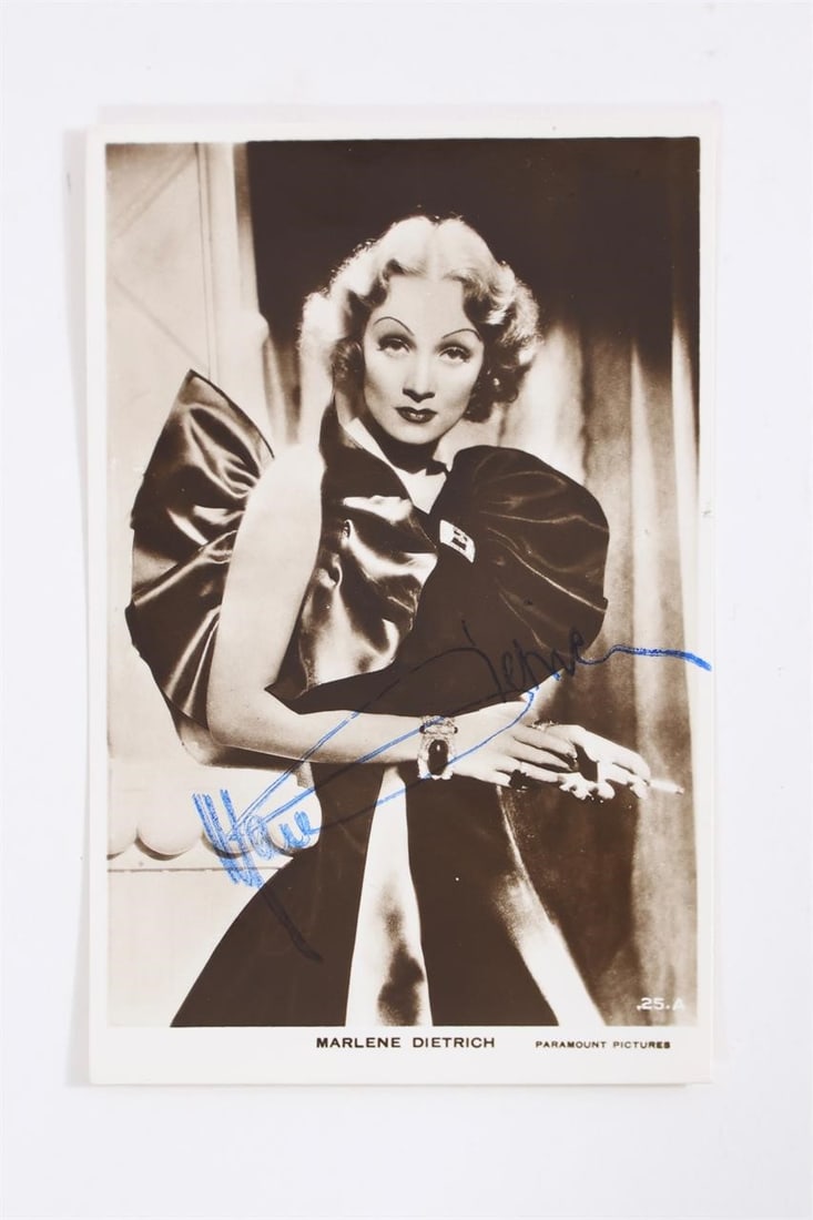 1940 Marlene Dietrich Signed Photo Postcard (1 of 2)