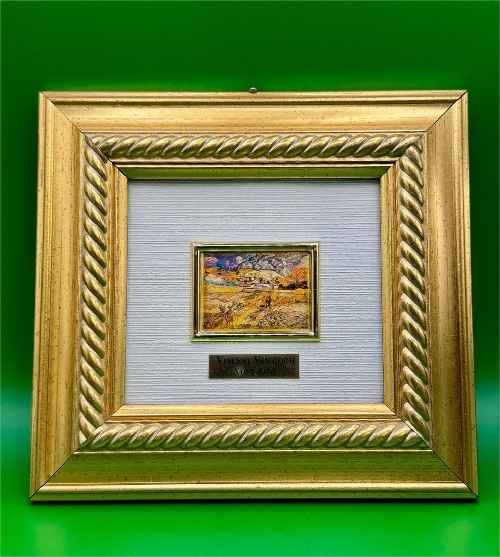 Miniature Artwork Vincent Van Gogh's "Saint Remy": Miniature artwork.Vincent Van Gogh's "Saint Remy"Art chromolithography realized with hand press and printed on gold leaf.Made in ItalyCertificate of authenticity included in the back.Dimensions: 5.5