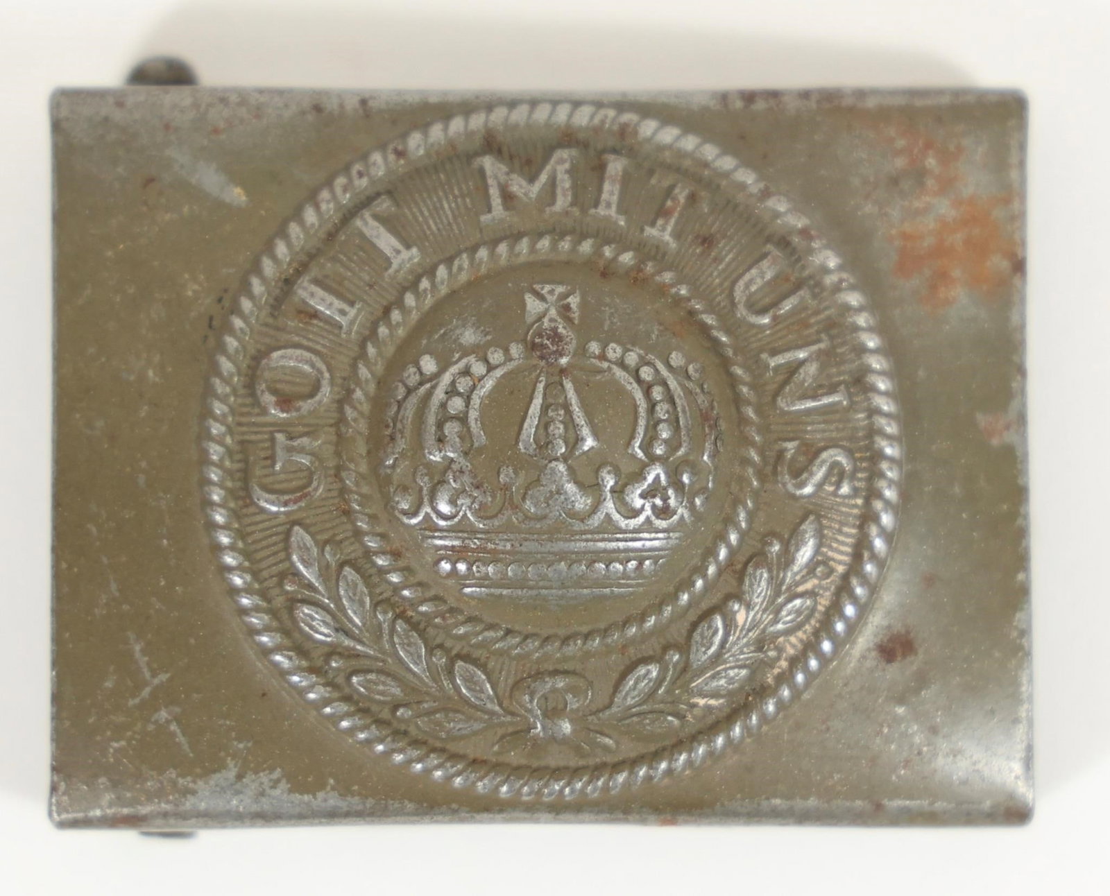 WWI German Army "Gott Mit Uns" Belt Buckle: WWI-era German Army belt buckle commonly known as the "Gott Mit Uns" buckle, meaning "God with Us," worn by Imperial German soldiers, collectible historical militaria piece.