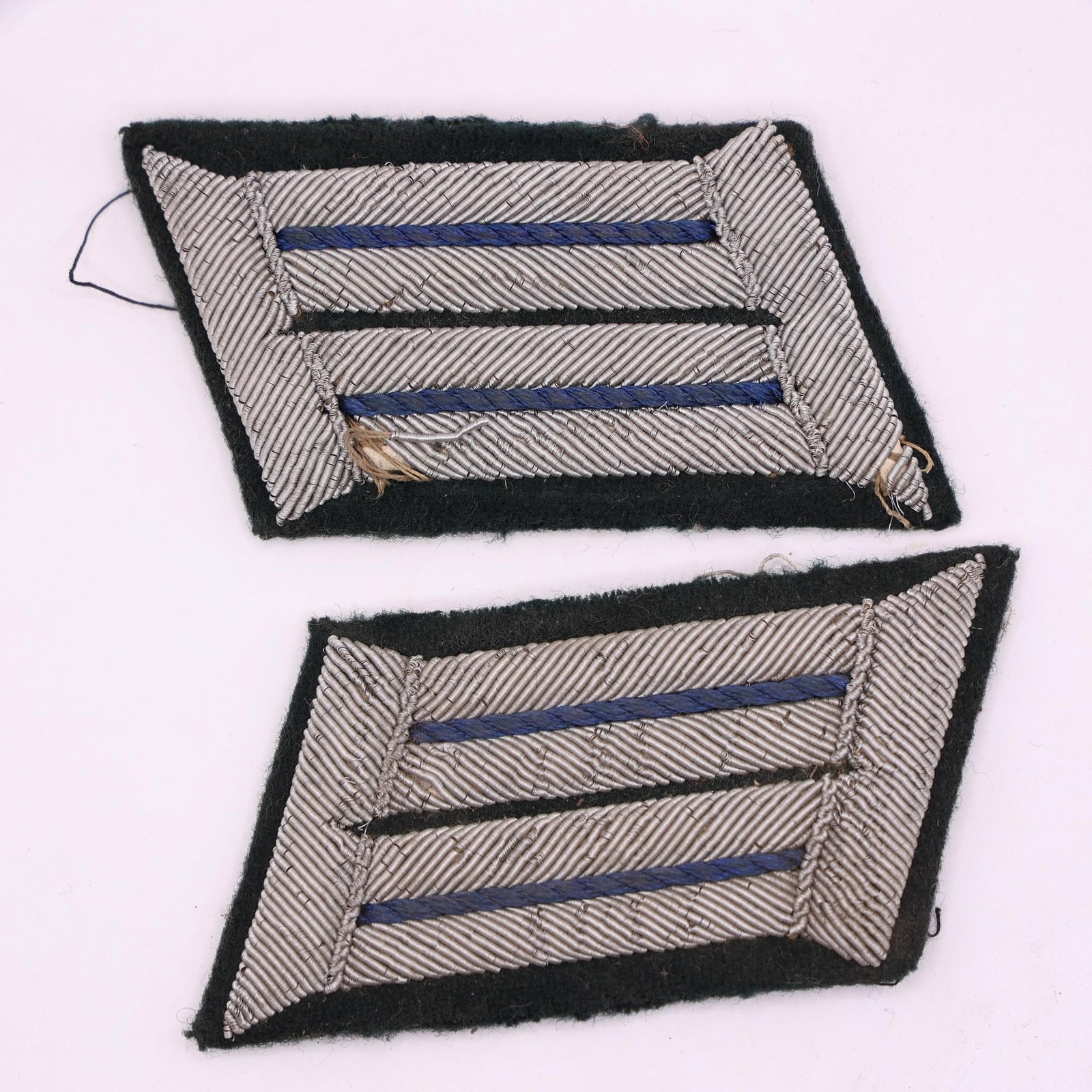 WWII German Heer Medical Officer Collar Tabs: Original WWII German Heer medical officer collar tabs, matching pair with fine bullion work, unissued condition, ideal for display. Period Wehrmacht insignia, authentic.