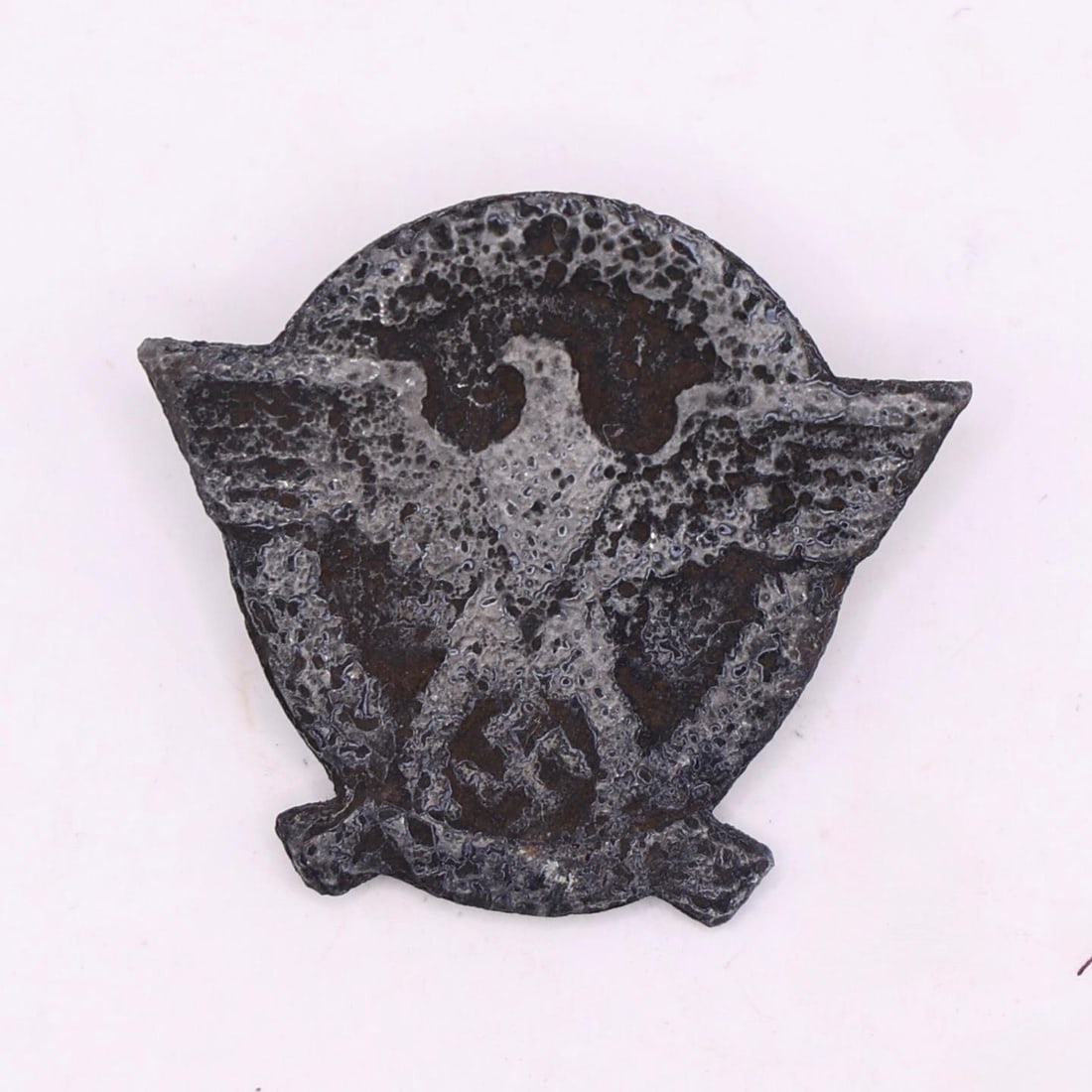 WWII German 1942 Police Donation Pin: Original 1942 German Police donation pin, pinback with hook catch, hallmarked "G1" on reverse, shows normal wear, guaranteed authentic.