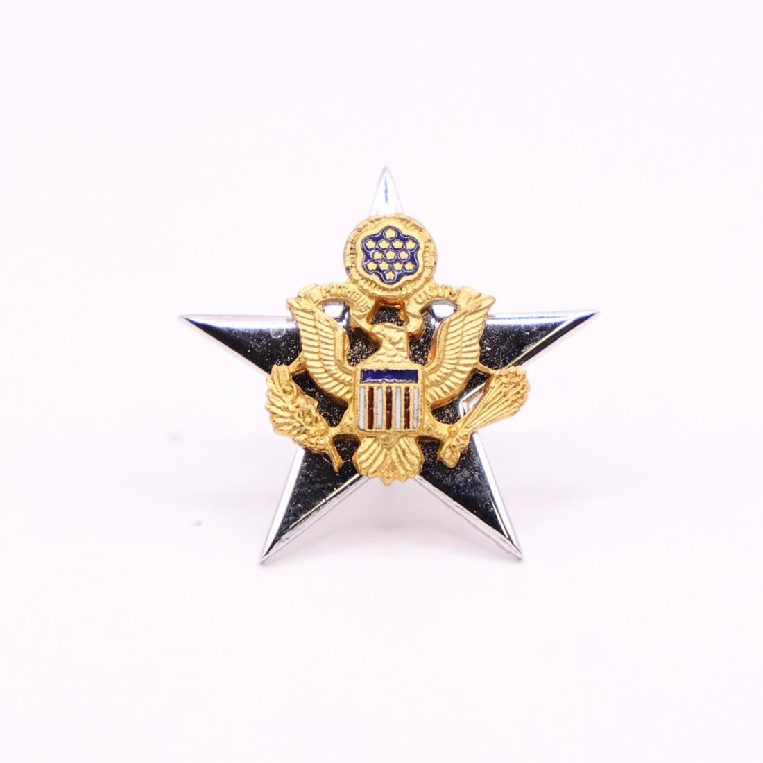 U.S. Army General Staff Officer Collar InsigniaPin: This item is a United States Army General Staff Officer collar insignia pin.