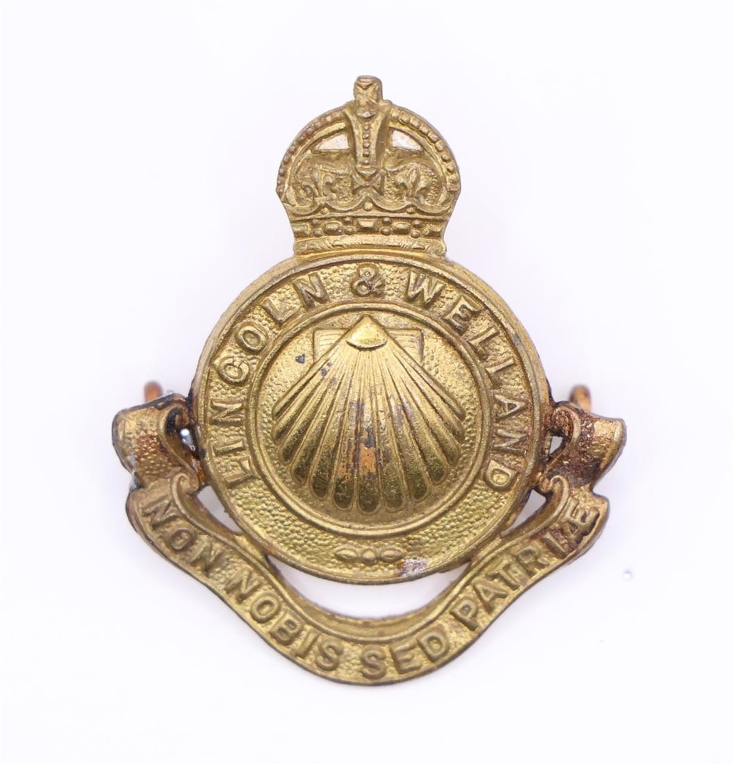 WWII Canadian & Sutherland Cap Badge (1 of 2)