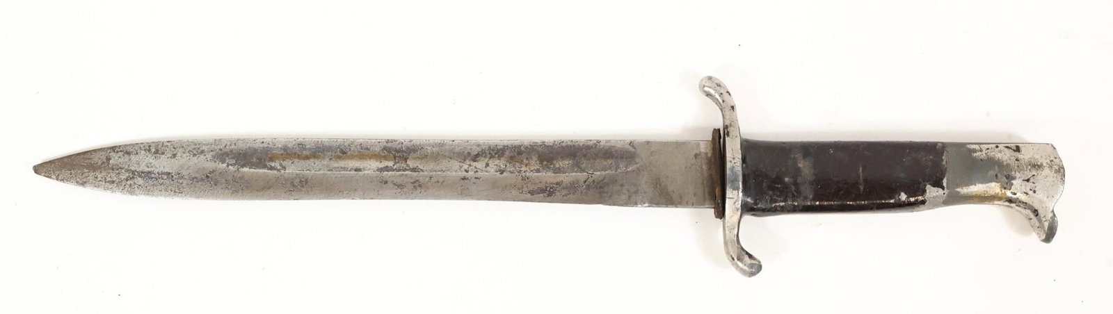 WWII German E. Pack & Sohne Solingen Bayonet: E. Pack & Sohne of Solingen . This is a standard Army dress/parade type bayonet and bears the maker's mark, 14 1/2". 9 3/4" blade.