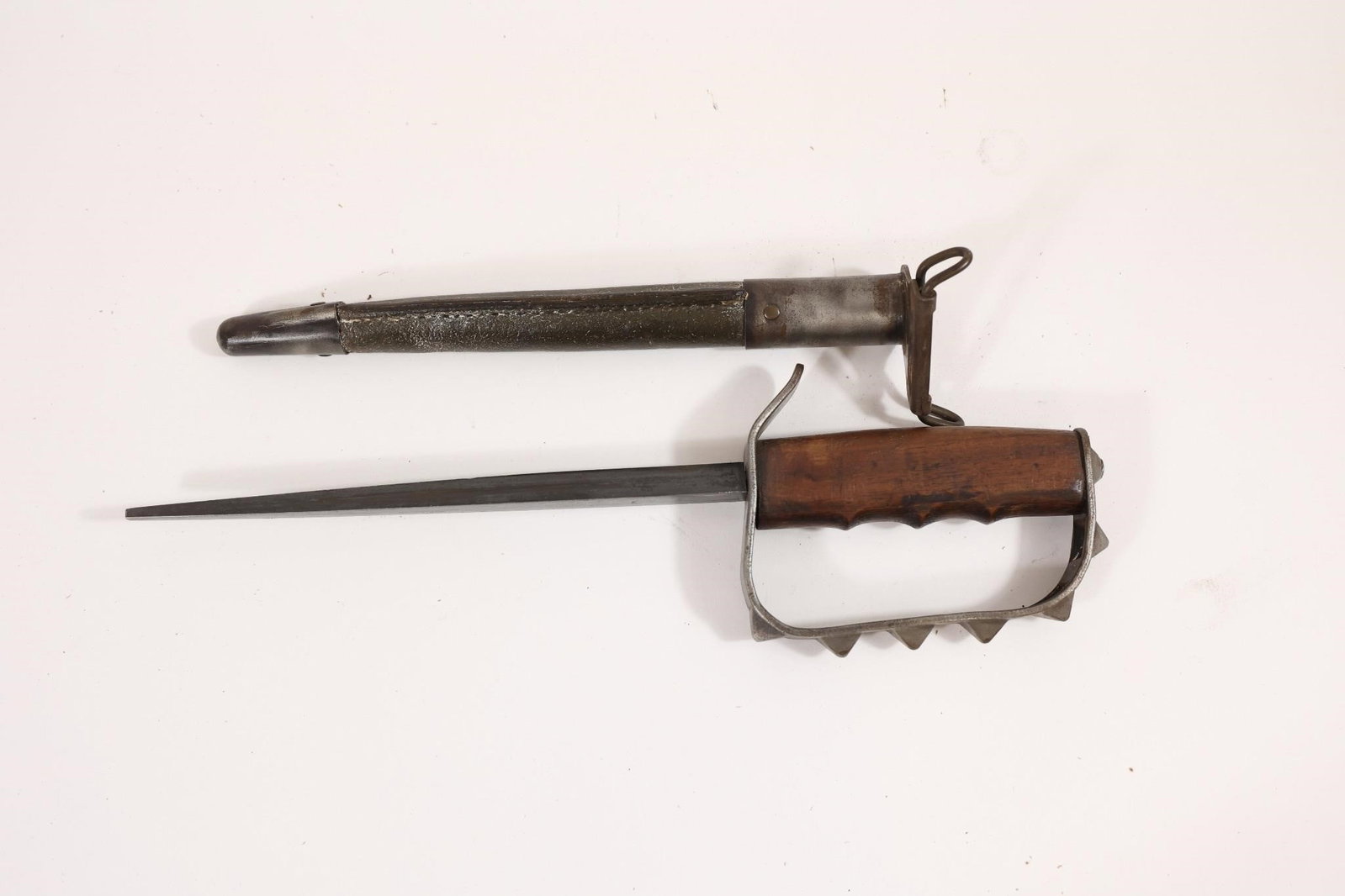 US 1917 Fighting Knife L.F.&C. w/ Scabbard (1 of 6)