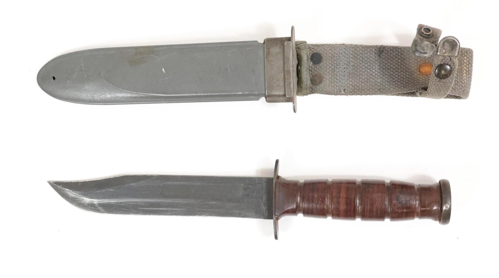 US Navy MK2 Fighting Knife - Robeson Cutlery Co.: U.S. Navy MK2 Fighting Knife - Robeson Cutlery Co.Original US Navy MK2 fighting knife by Robeson Cutlery Co., excellent mint condition blade with minor discoloration, R.C.C. and USN MK2 stamped hand