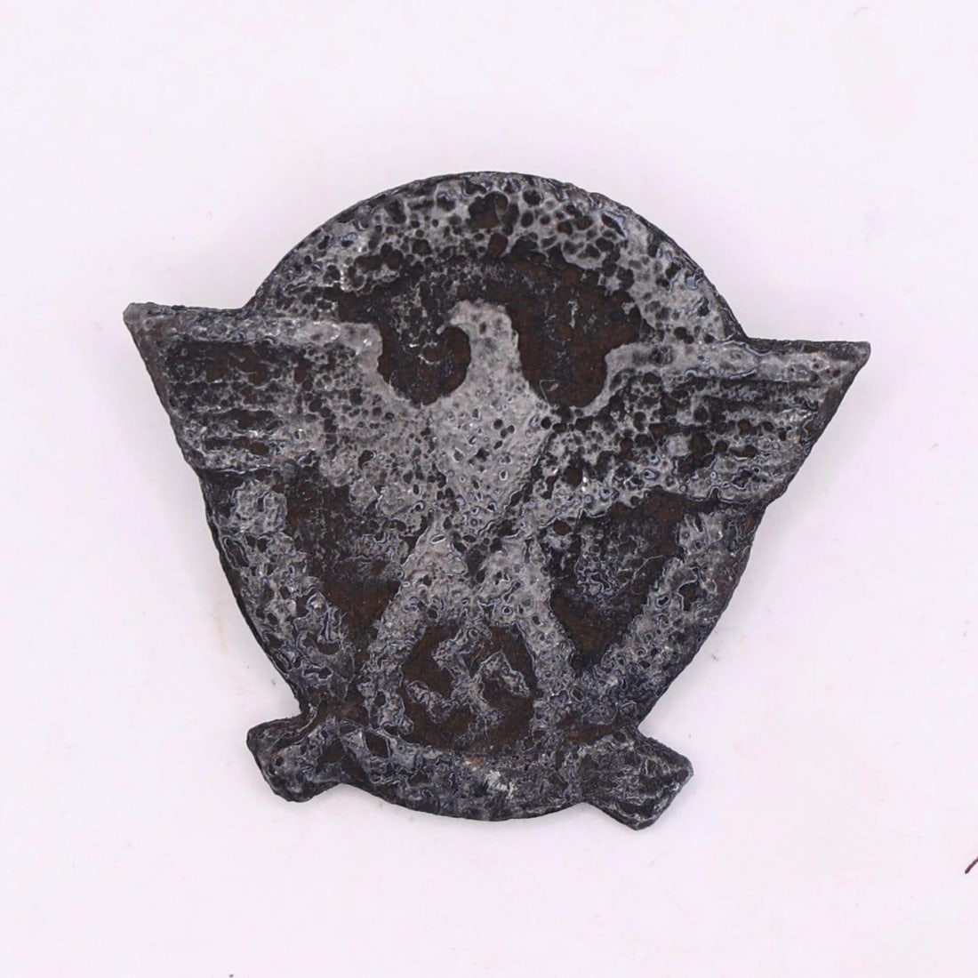 WWII German 1942 Police Donation Pin: Original 1942 German Police donation pin, pinback with hook catch, hallmarked "G1" on reverse, shows normal wear, guaranteed authentic.