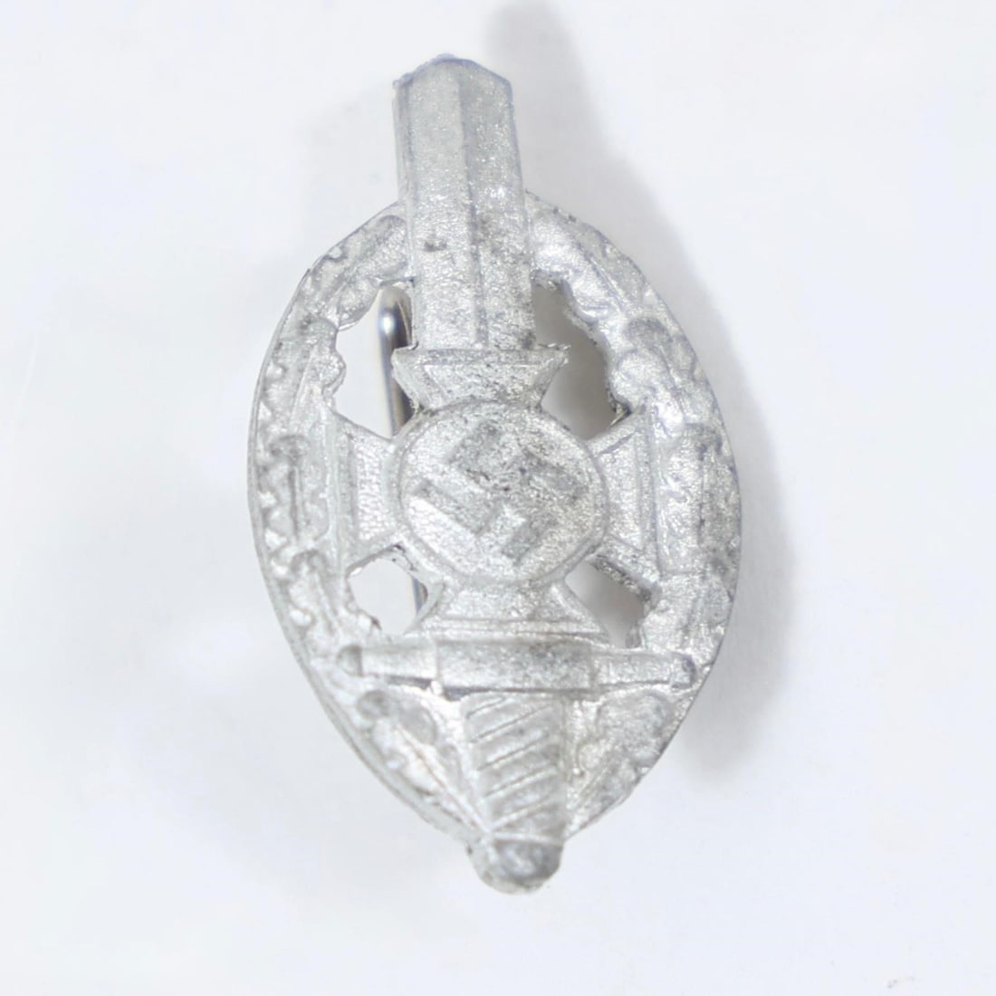 Third Reich NSKOV Member Badge: This item is a collectible Third Reich NSKOV (Nationalsozialistische Kriegsopferversorgung) member badge.