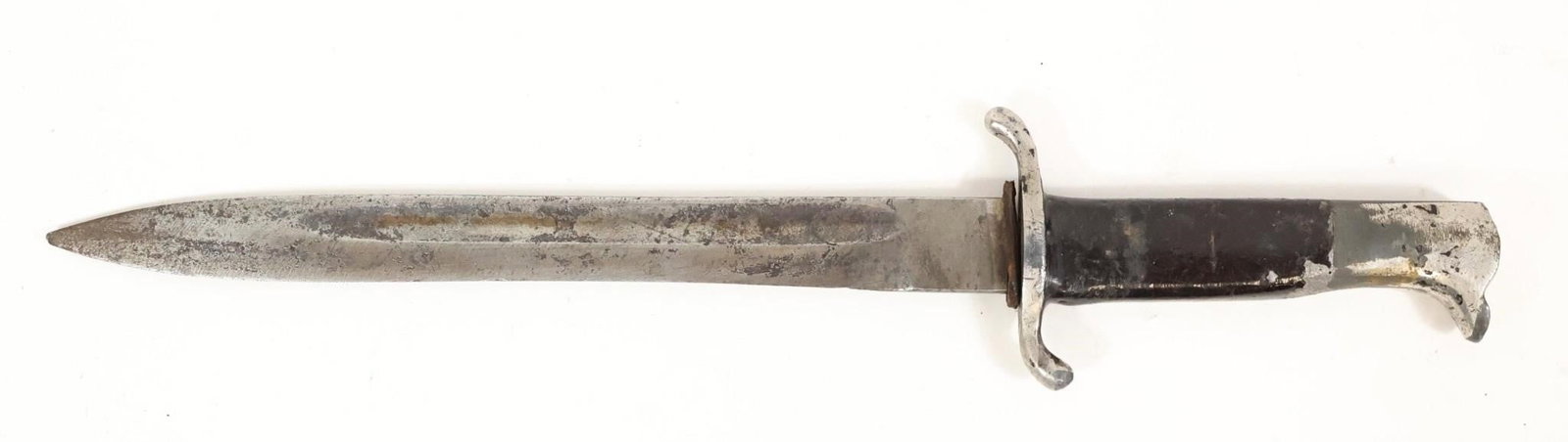 WWII German E. Pack & Sohne Solingen Bayonet: E. Pack & Sohne of Solingen . This is a standard Army dress/parade type bayonet and bears the maker's mark, 14 1/2". 9 3/4" blade.