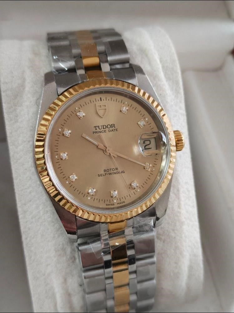 Tudor - Prince Date - 74033 - Men - 2000-2010: Brand: TUDORModel: Prince Date Model Number: 74033Movement: AUTOMATICCase Size:34MMWrist Size: 185MMCase: Original TudorMovement: Original Tudor 2824 movementNatural DiamondThe watch movement has