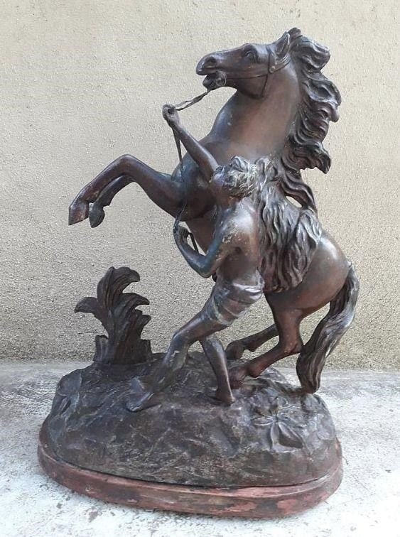 Marly horse, after Guillaume COUSTOU: Marly horse, after Guillaume COUSTOUWork in spelter with brown bronze patina in its original conditionEarly 20th centuryHeight: 45 cm - Length: 32 cm - Width 15 cmObjectMarly's horseMaterialSpelterDes